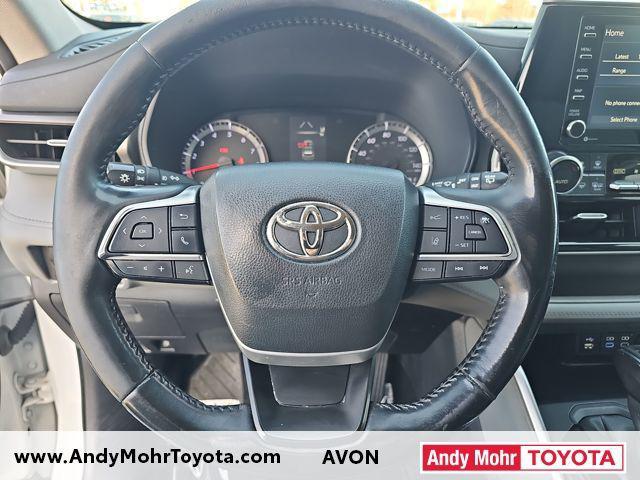 used 2022 Toyota Highlander car, priced at $32,166