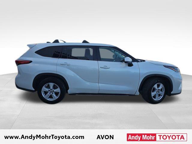 used 2022 Toyota Highlander car, priced at $32,166