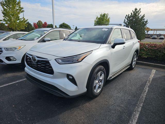 used 2022 Toyota Highlander car, priced at $32,166