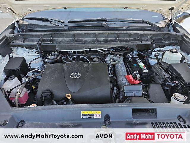 used 2022 Toyota Highlander car, priced at $32,166