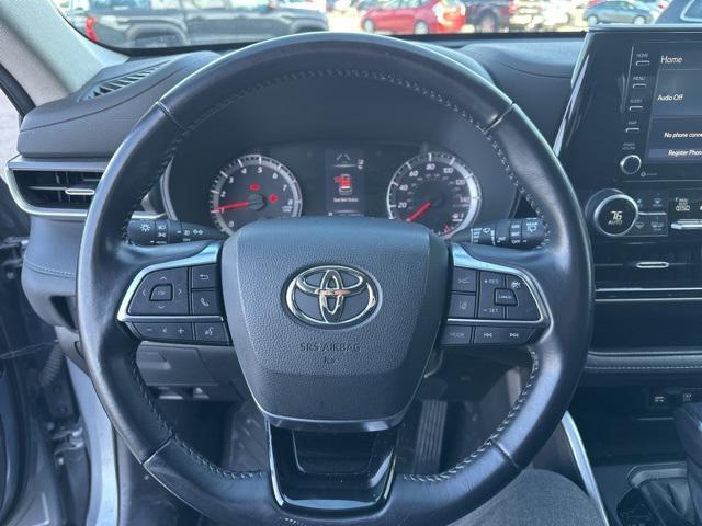 used 2021 Toyota Highlander car, priced at $30,000