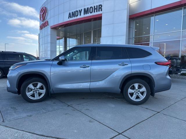 used 2021 Toyota Highlander car, priced at $30,000