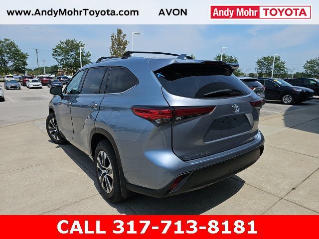 used 2021 Toyota Highlander car, priced at $36,253