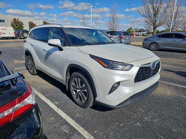 used 2022 Toyota Highlander Hybrid car, priced at $31,797