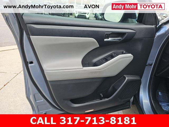 used 2020 Toyota Highlander Hybrid car, priced at $29,361