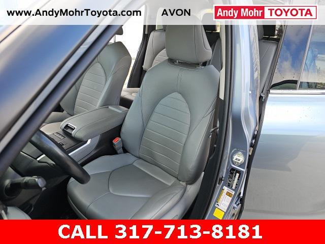 used 2020 Toyota Highlander Hybrid car, priced at $29,361