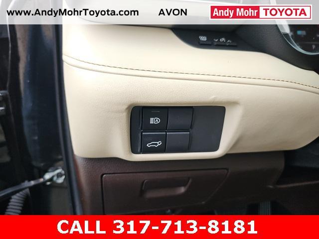 used 2022 Toyota Highlander Hybrid car, priced at $36,648