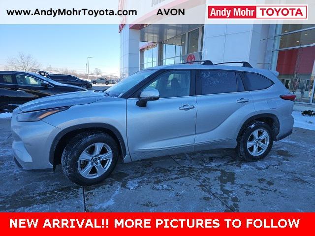 used 2023 Toyota Highlander car, priced at $32,000