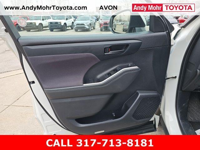 used 2021 Toyota Highlander car, priced at $30,197