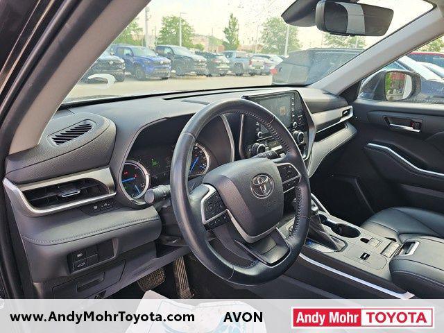 used 2022 Toyota Highlander Hybrid car, priced at $35,592
