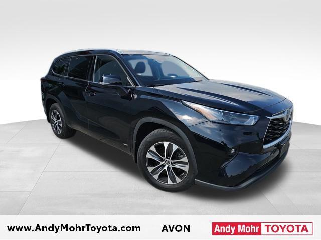 used 2022 Toyota Highlander Hybrid car, priced at $35,592