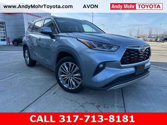 used 2022 Toyota Highlander car, priced at $38,700