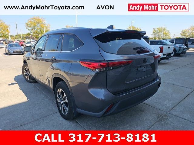 used 2021 Toyota Highlander car, priced at $33,999