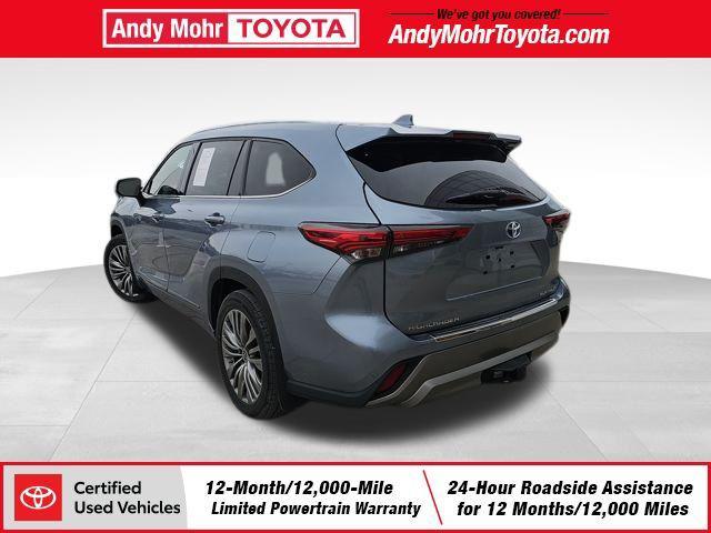 used 2022 Toyota Highlander Hybrid car, priced at $37,192