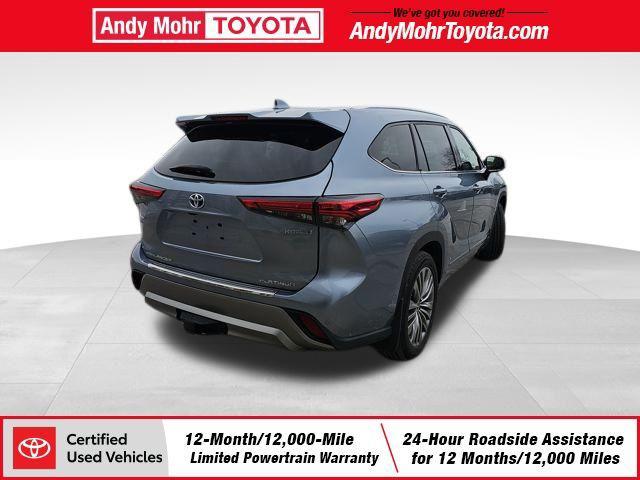 used 2022 Toyota Highlander Hybrid car, priced at $37,192