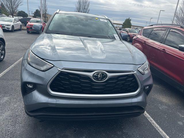 used 2021 Toyota Highlander car, priced at $29,612