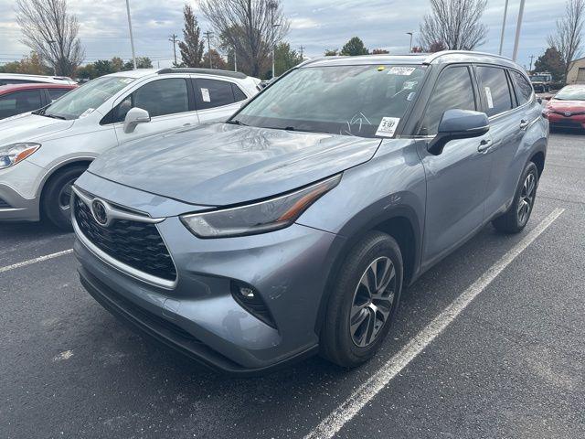 used 2021 Toyota Highlander car, priced at $29,612