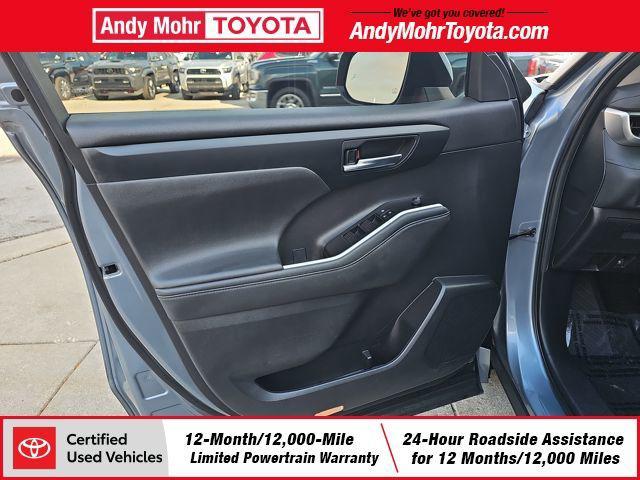 used 2021 Toyota Highlander car, priced at $29,612