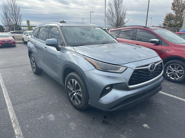 used 2021 Toyota Highlander car, priced at $29,612