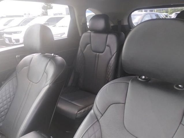 used 2021 Kia Sorento car, priced at $28,924