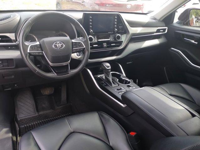 used 2022 Toyota Highlander car, priced at $35,524