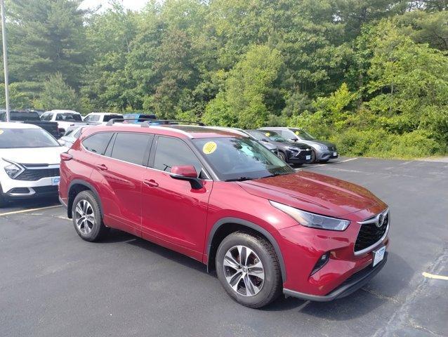 used 2022 Toyota Highlander car, priced at $35,524