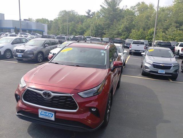 used 2022 Toyota Highlander car, priced at $35,524