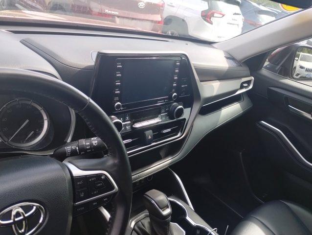 used 2022 Toyota Highlander car, priced at $35,524