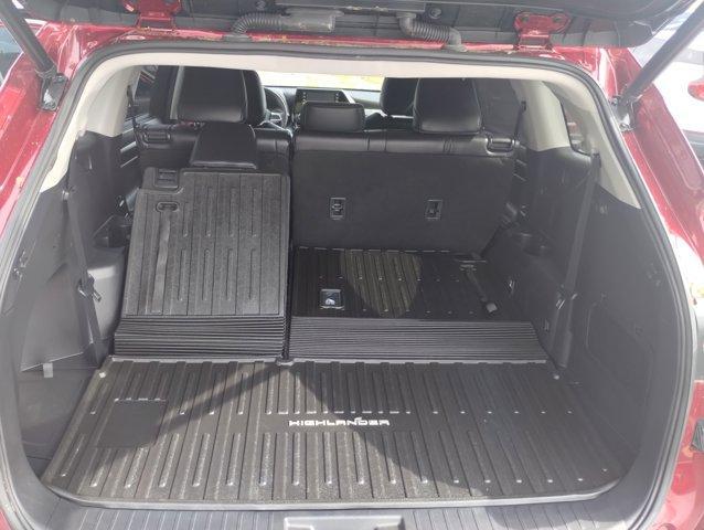used 2022 Toyota Highlander car, priced at $35,524