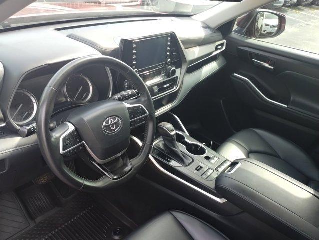 used 2022 Toyota Highlander car, priced at $35,524