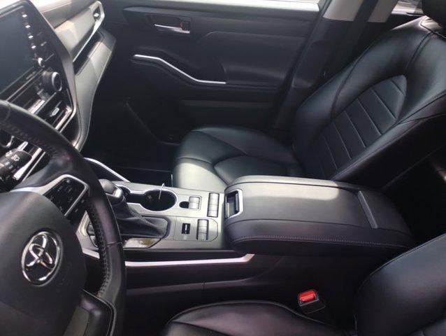 used 2022 Toyota Highlander car, priced at $35,524
