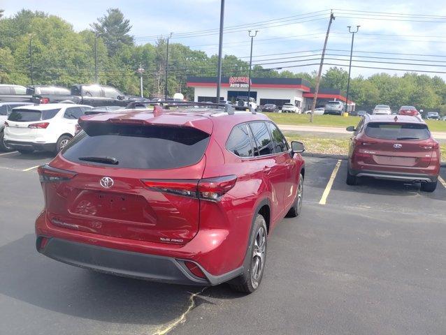 used 2022 Toyota Highlander car, priced at $35,524