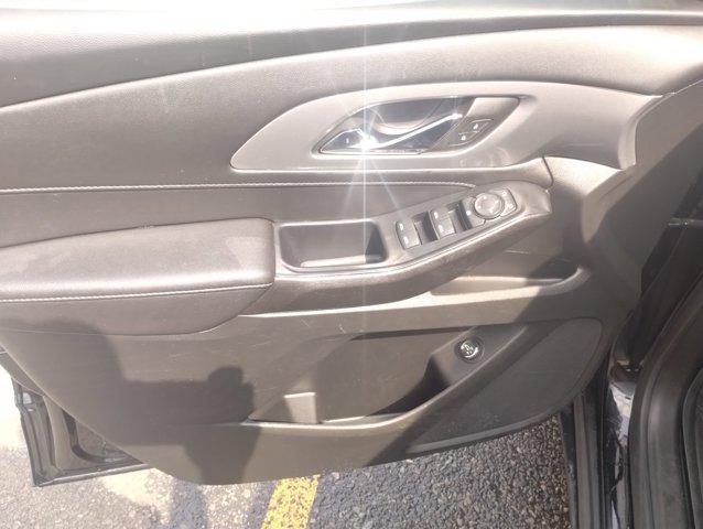 used 2022 Chevrolet Traverse car, priced at $34,944