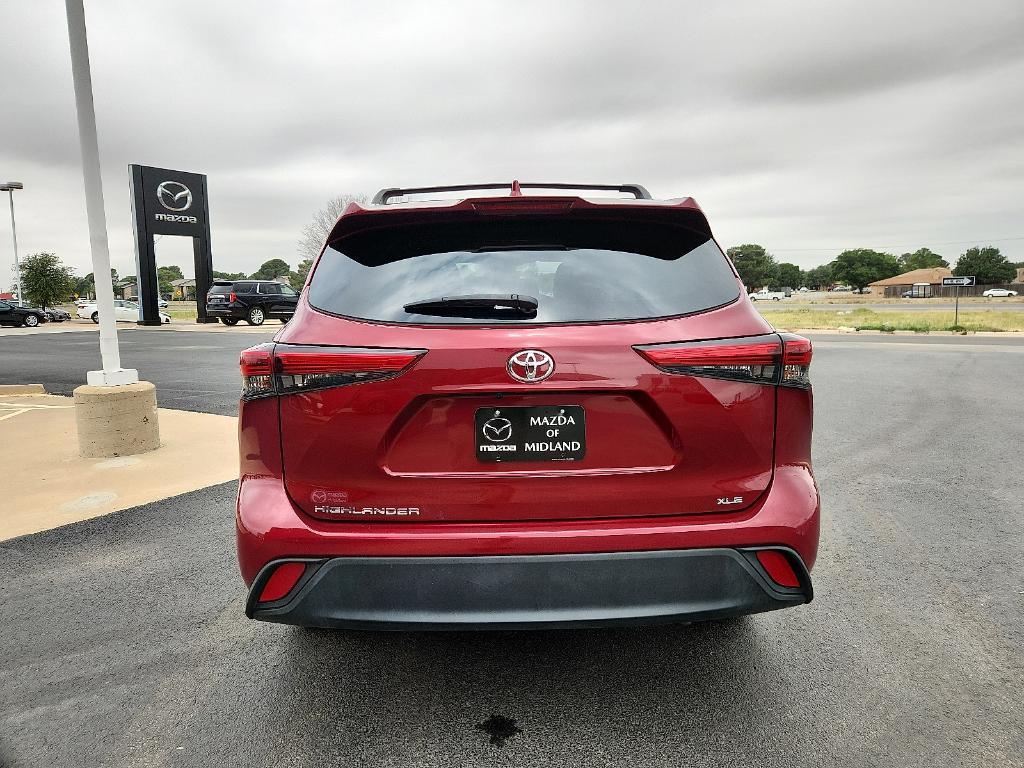 used 2022 Toyota Highlander car, priced at $33,785