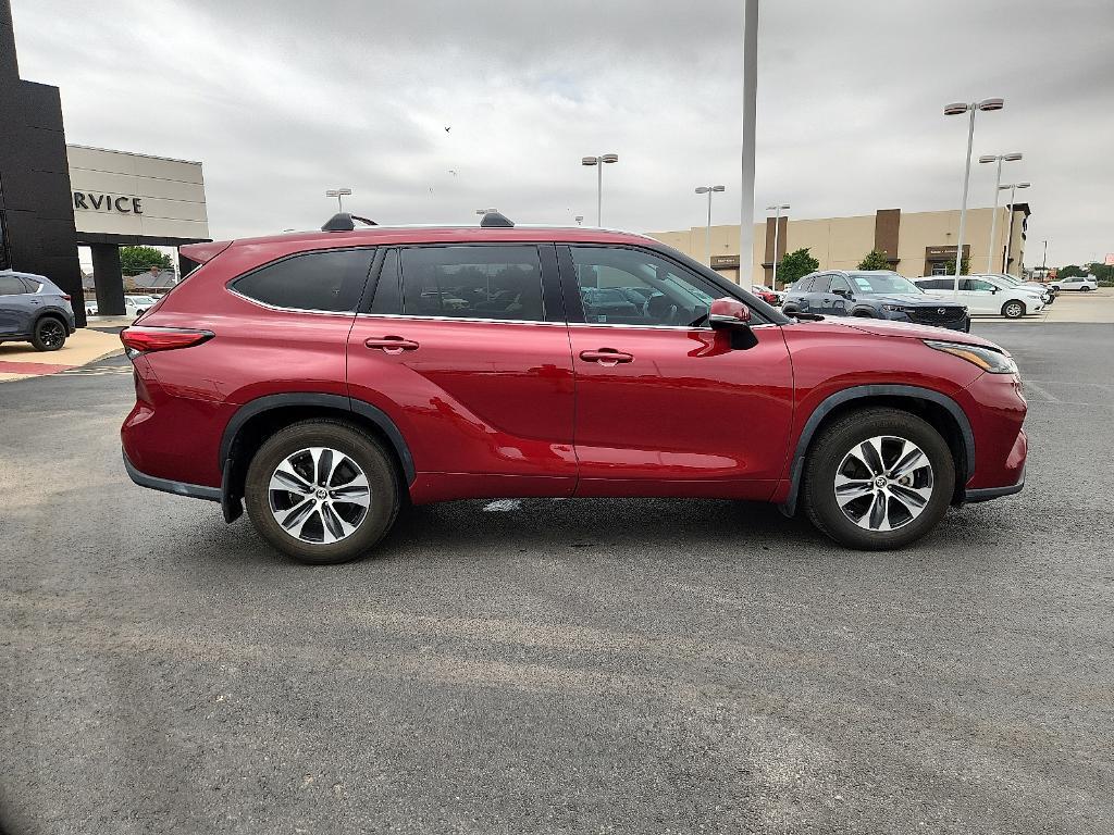 used 2022 Toyota Highlander car, priced at $33,785