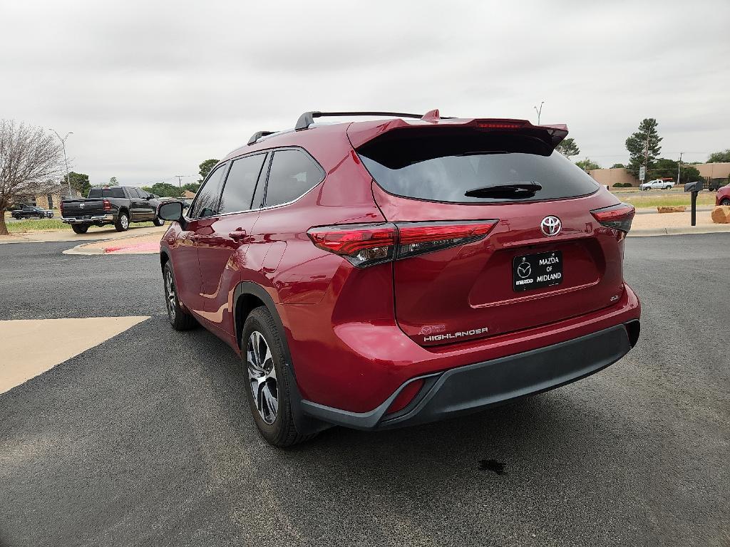 used 2022 Toyota Highlander car, priced at $33,785