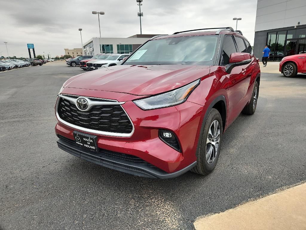 used 2022 Toyota Highlander car, priced at $33,785