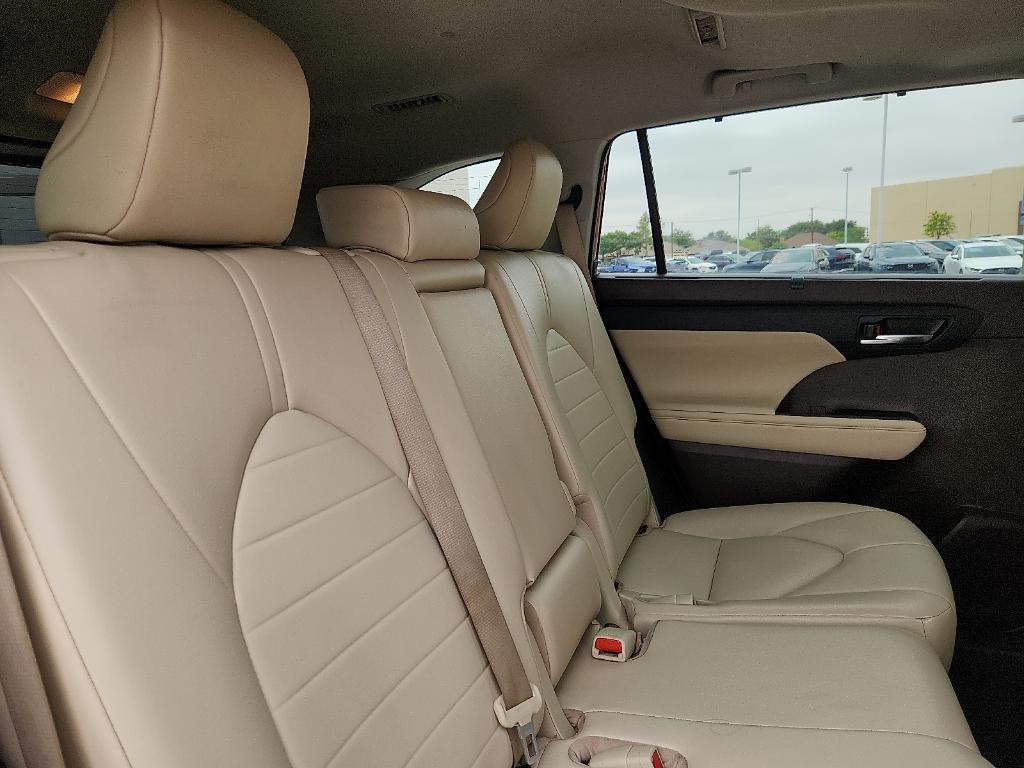 used 2022 Toyota Highlander car, priced at $33,785
