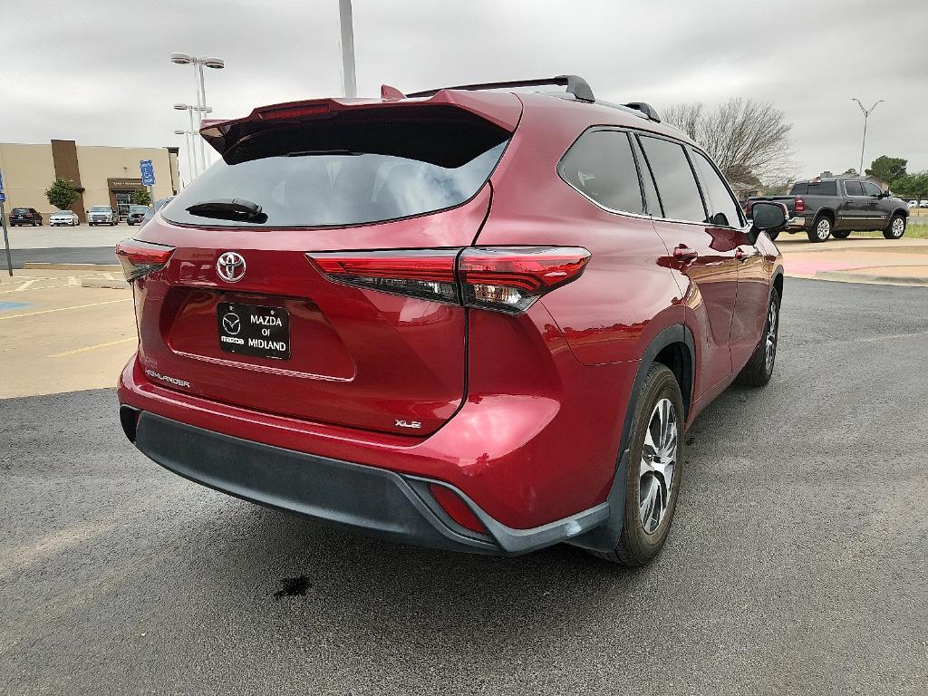 used 2022 Toyota Highlander car, priced at $33,785