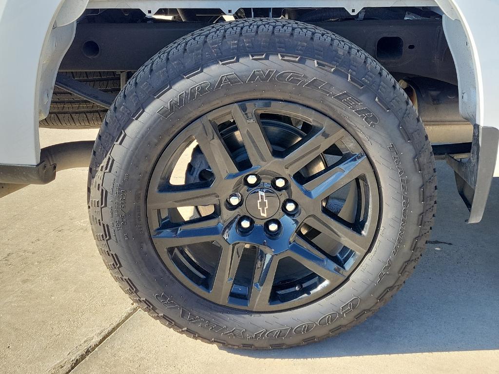 used 2024 Chevrolet Silverado 1500 car, priced at $39,899