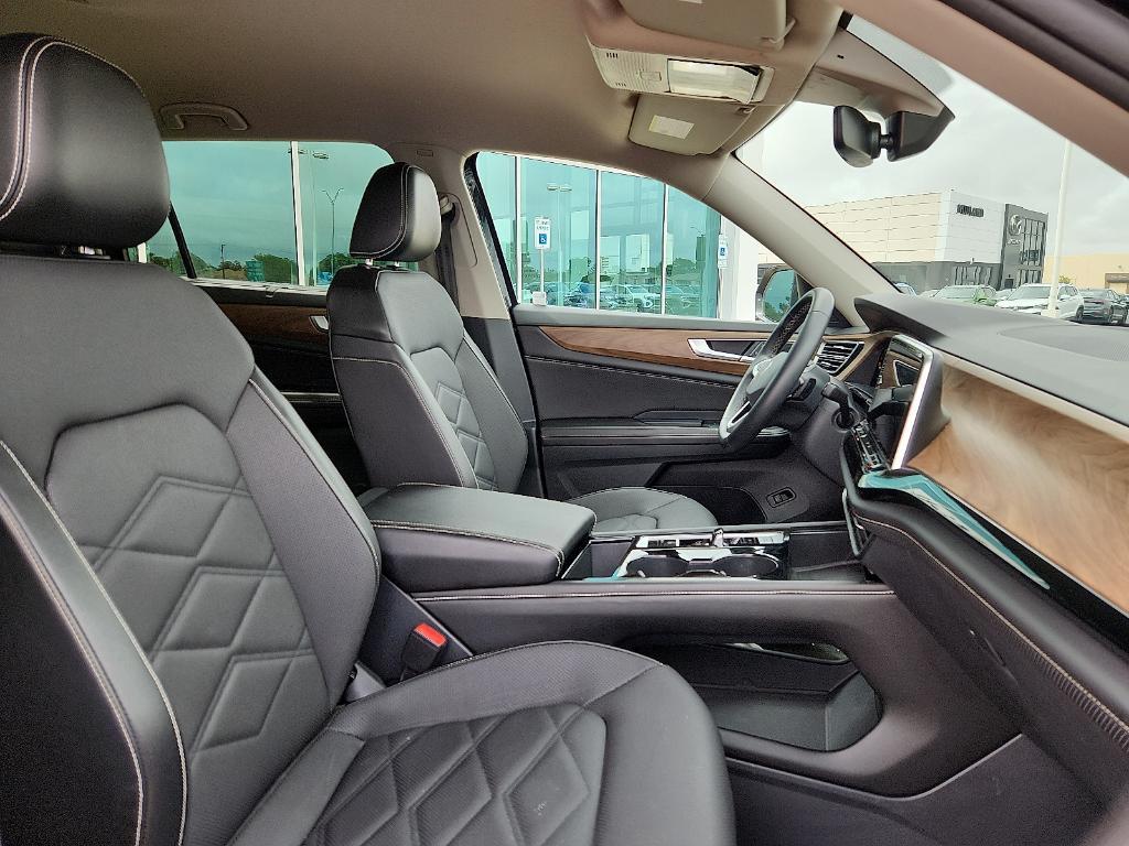 used 2024 Volkswagen Atlas car, priced at $33,858