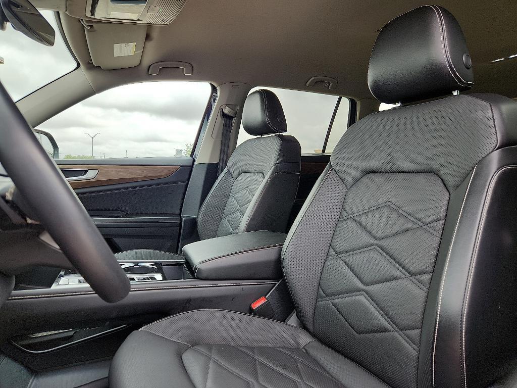 used 2024 Volkswagen Atlas car, priced at $33,858