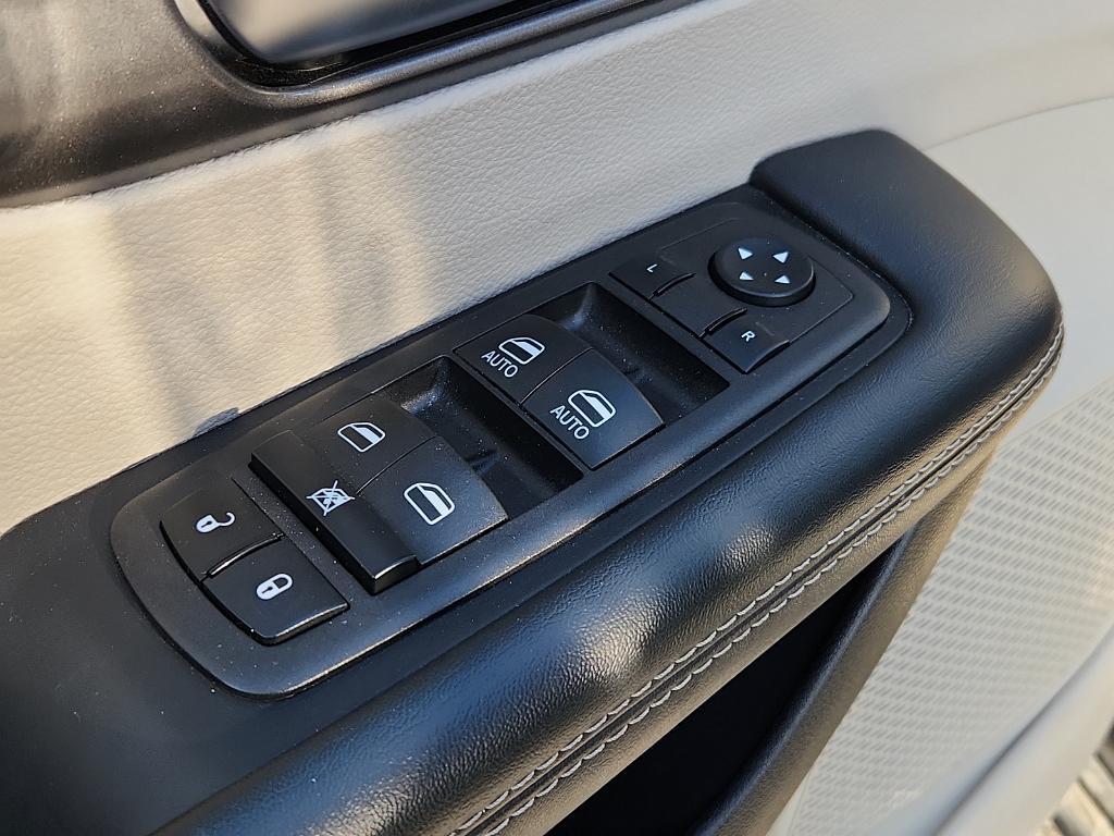 used 2023 Chrysler Pacifica car, priced at $24,984
