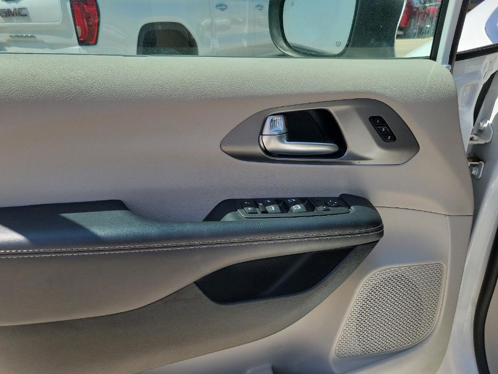 used 2023 Chrysler Pacifica car, priced at $24,584