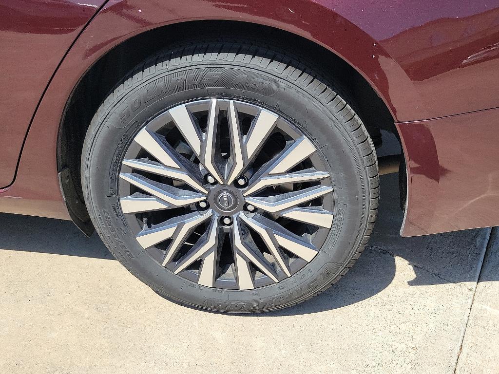 used 2023 Nissan Altima car, priced at $21,084