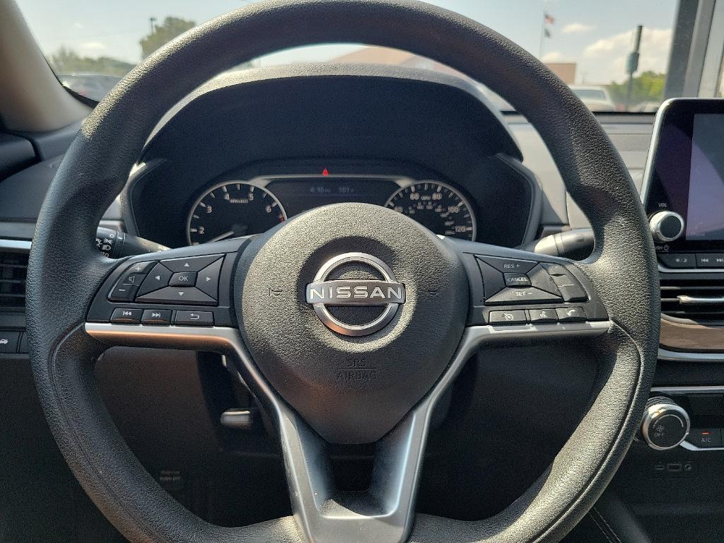 used 2023 Nissan Altima car, priced at $21,084