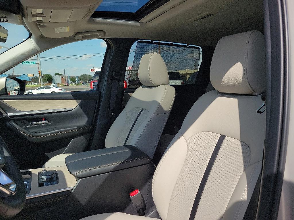 new 2025 Mazda CX-90 car, priced at $38,376