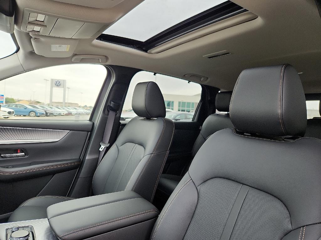 new 2025 Mazda CX-90 car, priced at $41,376