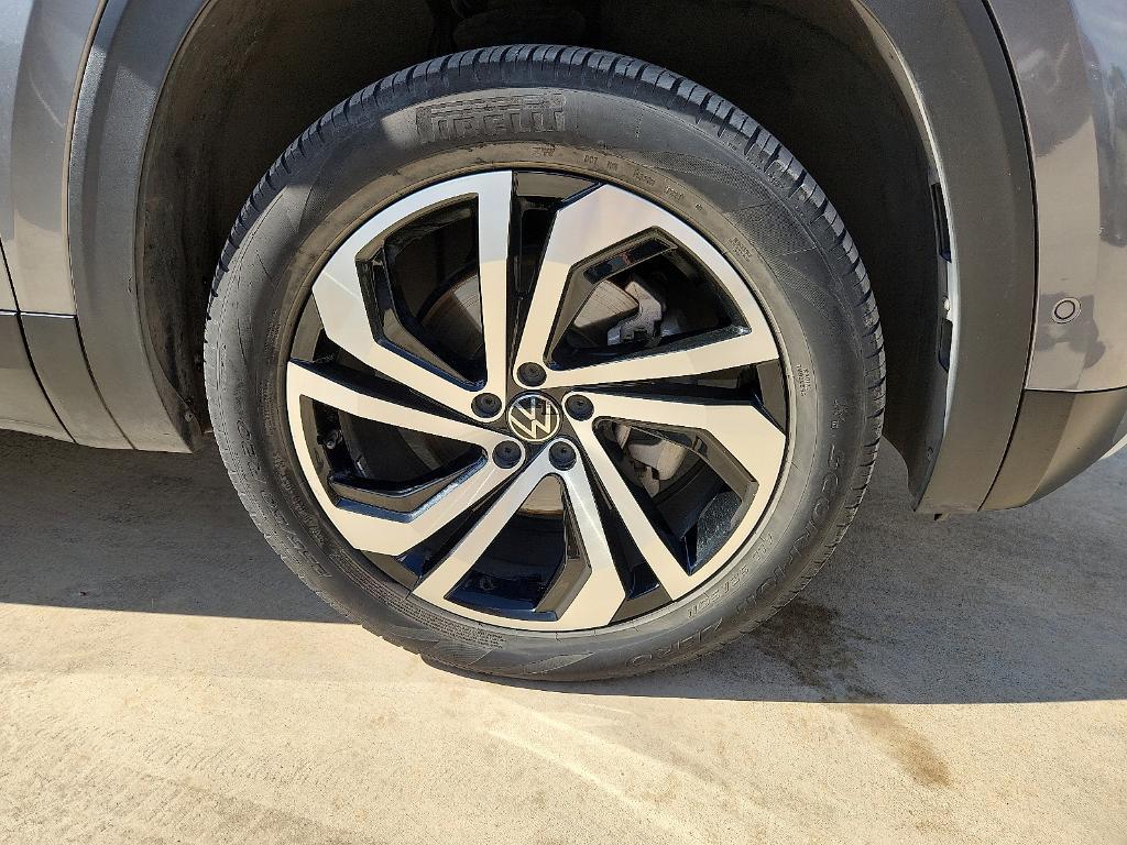 used 2021 Volkswagen Atlas car, priced at $28,249