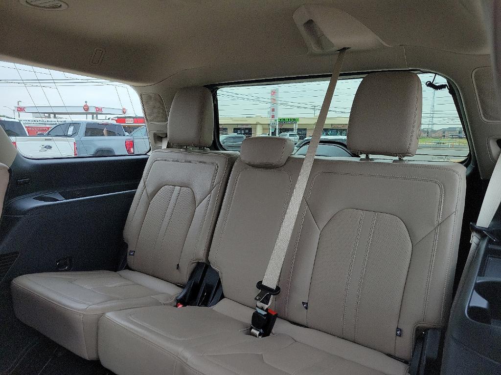 used 2024 Ford Expedition car, priced at $52,340